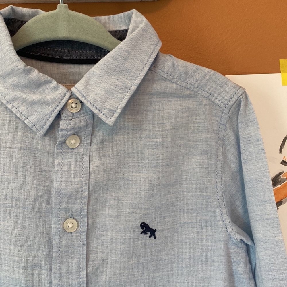 NWT H&M blue button down - Picture 2 of 4